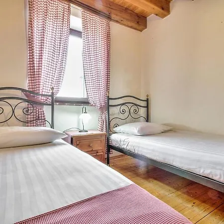 Casa Romantica La Parenzana Bed and Breakfast 3*