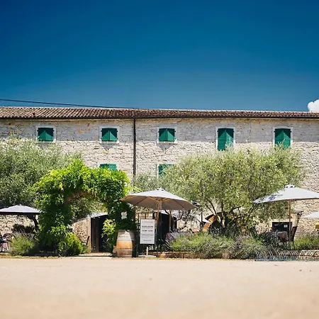 Bed and Breakfast Casa Romantica La Parenzana 3*