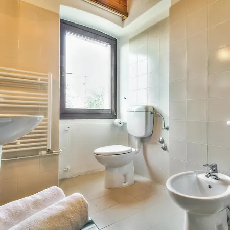 Bed & Breakfast Casa Romantica La Parenzana 3*