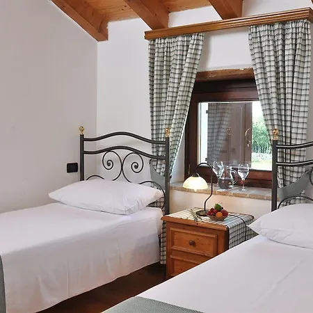 Bed and Breakfast Casa Romantica La Parenzana 3*