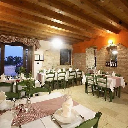 Bed and Breakfast Casa Romantica La Parenzana
