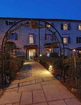 فندق مبيت وإفطار Casa Romantica La Parenzana 3*