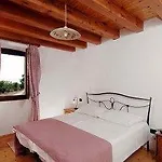 לינה וארוחת בוקר Casa Romantica La Parenzana בוג'ה